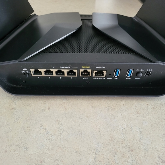 NETGEAR Nighthawk AX6000 Wi-Fi 6 Router - Picture 9 of 10